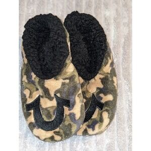 True Religion Camo Slippers Cozy Plush House Shoes Size M‎ (Up to Size 9) NWOT